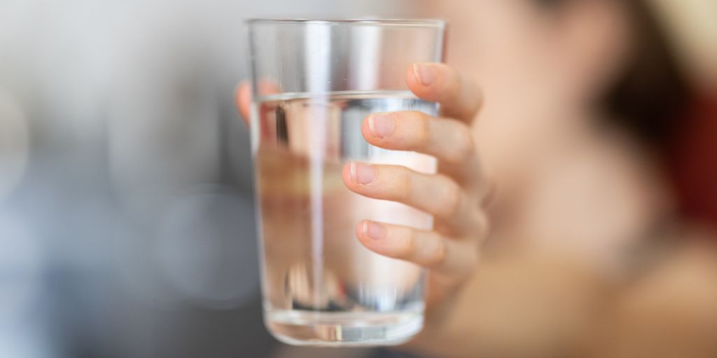 beber agua mejora el rendimiento de la memoria